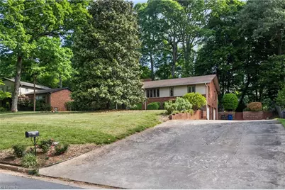 421 Flyntvalley Drive, Winston-Salem, NC 27104 - Photo 2