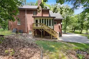 114 Willoughby Park Dr, High Point, NC 27265 - Photo 4