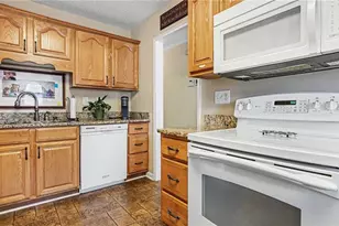 2203 Cypress St, Greensboro, NC 27405 - Photo 16