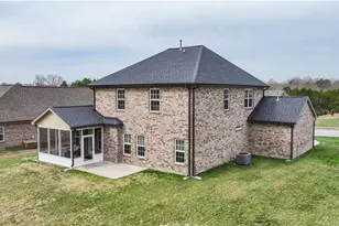 2826 Fallin Ct, High Point, NC 27262 - Photo 2