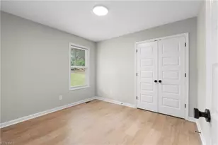 160 Old Fisher Ferry Rd, Thomasville, NC 27360 - Photo 16