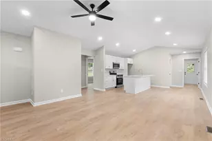 160 Old Fisher Ferry Rd, Thomasville, NC 27360 - Photo 12