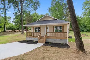 160 Old Fisher Ferry Rd, Thomasville, NC 27360 - Photo 2