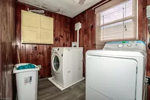 809 N Mulberry St, Statesville, NC 28677 - Photo 10