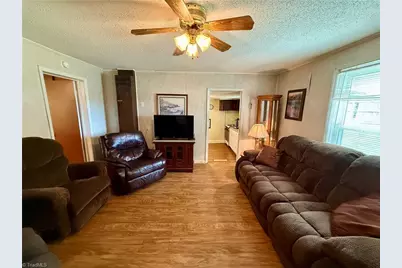 212 S 6th Avenue, Mayodan, NC 27027 - Photo 8