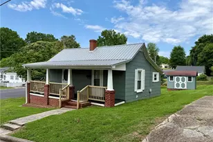 212 S 6th Ave, Mayodan, NC 27027 - Photo 6