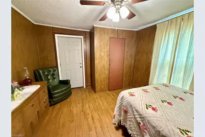 212 S 6th Avenue, Mayodan, NC 27027 - Photo 16