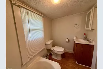 212 S 6th Avenue, Mayodan, NC 27027 - Photo 18