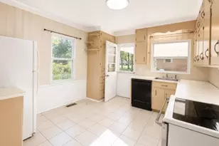 203 Rockspring Dr, Thomasville, NC 27360 - Photo 10
