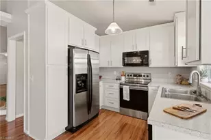 4303 River Crest Ln, Greensboro, NC 27409 - Photo 10