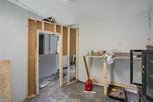 2029 E Market St, Greensboro, NC 27401 - Photo 14
