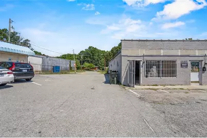 2029 E Market Street, Greensboro, NC 27401 - Photo 2