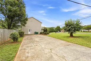 4331 Kinnamon Rd, Winston-Salem, NC 27103 - Photo 46