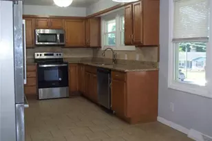 2510 Fairway Dr, Greensboro, NC 27408 - Photo 2