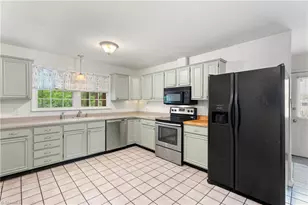 4095 Havenwood Dr, Winston-Salem, NC 27106 - Photo 10