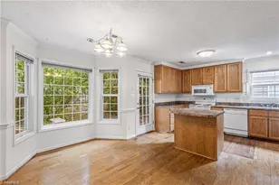 4902 Heritage Woods Ct, Greensboro, NC 27407 - Photo 8