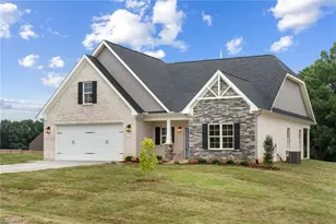 212 Avian Ln, Winston-Salem, NC 27127 - Photo 2
