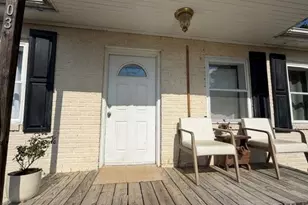 303 Aycock St, Thomasville, NC 27360 - Photo 2