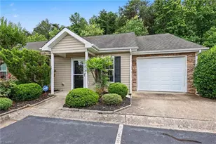 2957 Hyde Pl Cir, Winston-Salem, NC 27103 - Photo 2