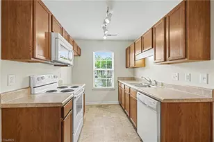 2957 Hyde Pl Cir, Winston-Salem, NC 27103 - Photo 12