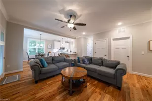 164 Pipers Ridge E, Winston-Salem, NC 27127 - Photo 4