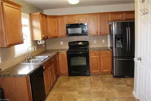 6113 Trotting Pl, Greensboro, NC 27405 - Photo 6