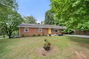 2136 Shacktown Rd, Yadkinville, NC 27055 - Photo 2