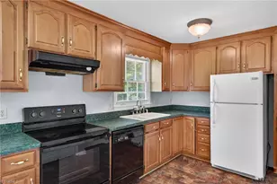 829 Conover Dr, Eden, NC 27288 - Photo 8