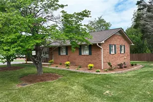 201 Oakwoods Ln, Wilkesboro, NC 28697 - Photo 38