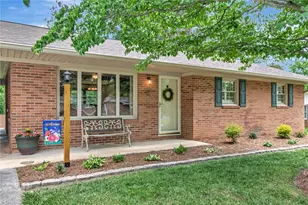 201 Oakwoods Ln, Wilkesboro, NC 28697 - Photo 2