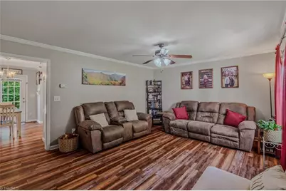 145 Wisconsin Avenue, Elkin, NC 28621 - Photo 6