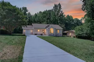 4218 Farlow Dr, Greensboro, NC 27406 - Photo 4