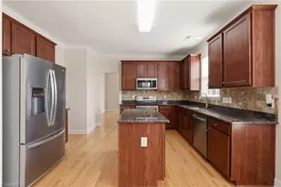 284 Ironwood Dr, Thomasville, NC 27360 - Photo 6