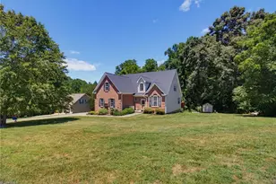 364 Morning Side Dr, Winston-Salem, NC 27107 - Photo 2