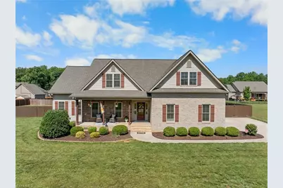 242 Deerwood Drive, Lexington, NC 27295 - Photo 2