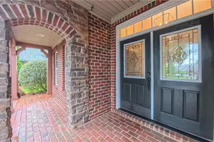 5567 Foxgate Cir, Winston-Salem, NC 27106 - Photo 2