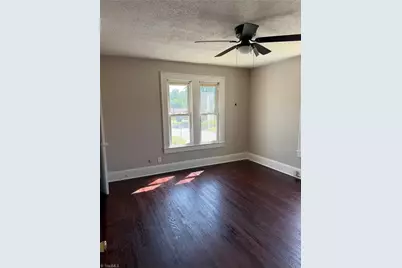 202 W Holt Street, Burlington, NC 27217 - Photo 2