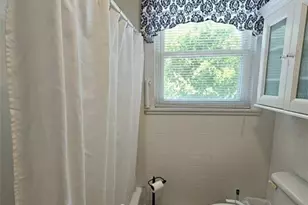 226 E Elm St, Mount Airy, NC 27030 - Photo 10