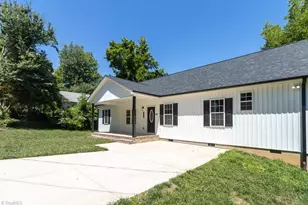 1329 Belleauwood St, Winston-Salem, NC 27107 - Photo 2