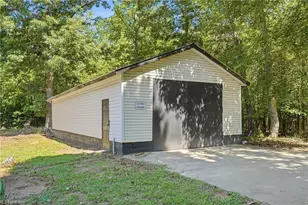 351 Poplar Dr, Lexington, NC 27292 - Photo 4