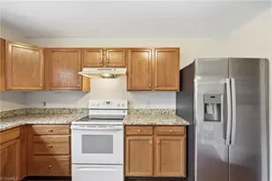 410 Walnut Crossing Dr, Whitsett, NC 27377 - Photo 16