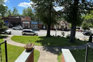226 Main St, Elkin, NC 28621 - Photo 4