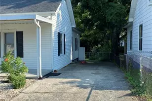 436 Granite St, Mount Airy, NC 27030 - Photo 4
