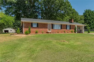 3035 Plantation Rd, Winston-Salem, NC 27105 - Photo 1