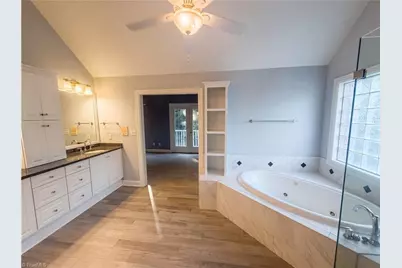 3800 Crosstimbers Drive, Greensboro, NC 27410 - Photo 28