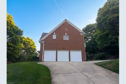 3800 Crosstimbers Drive, Greensboro, NC 27410 - Photo 32