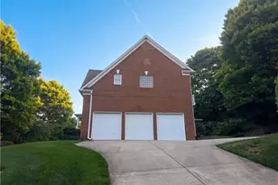 3800 Crosstimbers Dr, Greensboro, NC 27410 - Photo 32