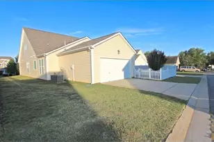 185 Parkview Ln, Advance, NC 27006 - Photo 2
