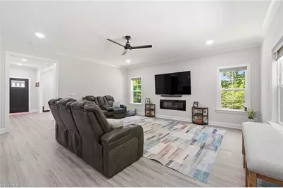 413 Lakewood Drive, Lexington, NC 27292 - Photo 12