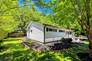 126 Mayfair Dr, Winston-Salem, NC 27105 - Photo 2